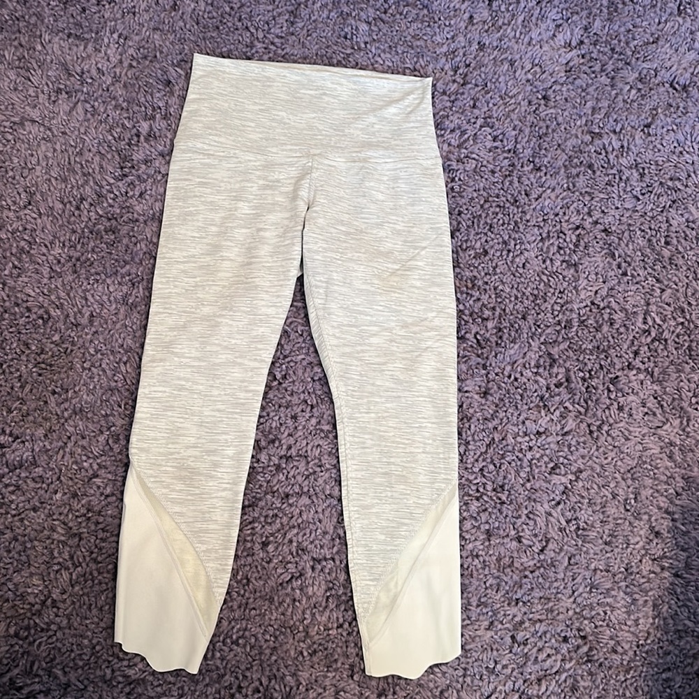 Lululemon Leggings, cropped, scalloped hem, size 8
